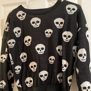 BLACK SKULL SWEATER